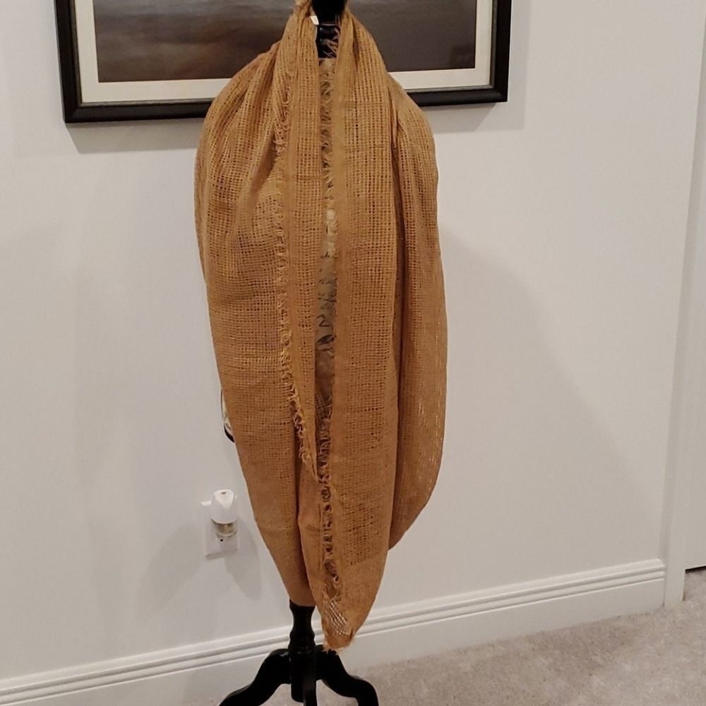 Beautiful 100% acrylic Collection XIIX scarf